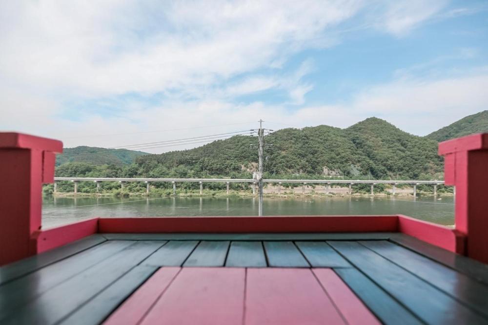 Riverwalk Pension Chuncheon Exterior photo